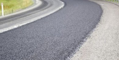Using Crumbed Rubber in Sprayed Seal Applications on Local Roads